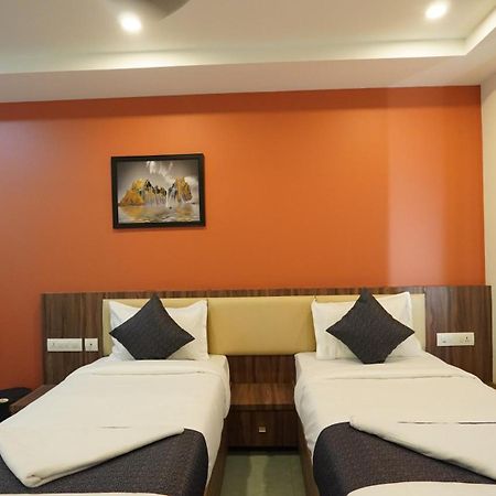 Hotel Hive Inn - Кожикоде Екстер'єр фото