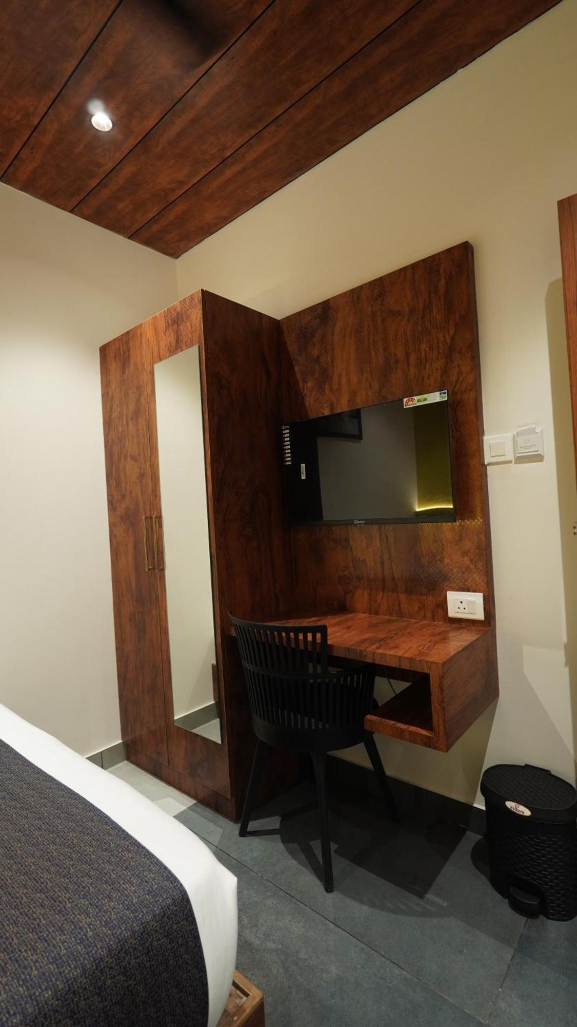 Hotel Hive Inn - Кожикоде Екстер'єр фото