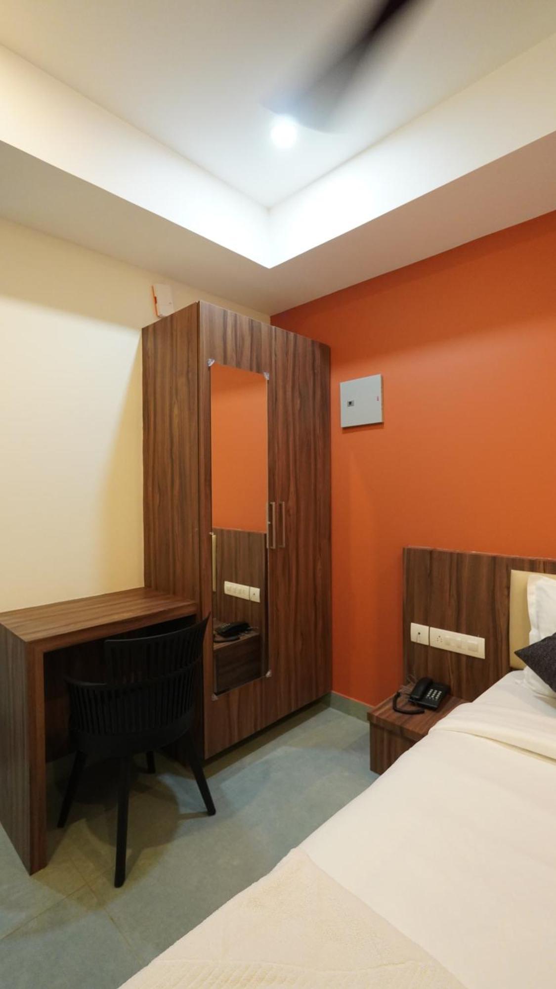 Hotel Hive Inn - Кожикоде Екстер'єр фото